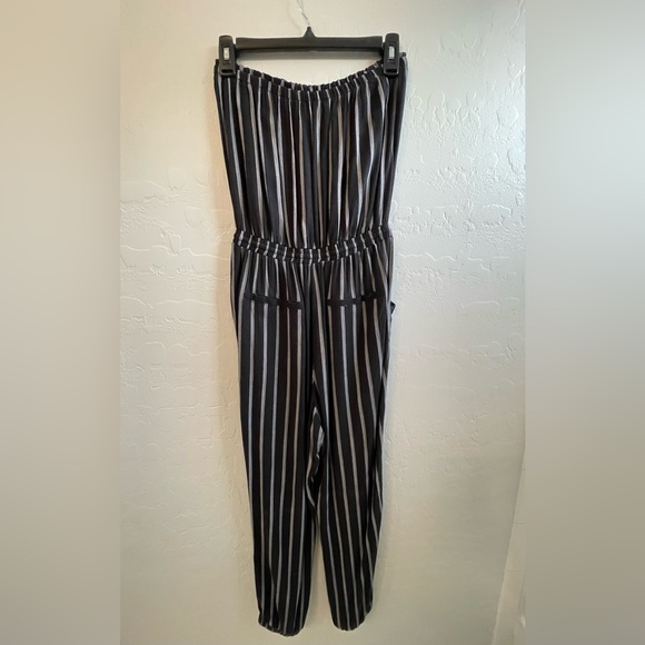Forever 21 Sleeveless Jumpsuit - Picture 3 of 3
